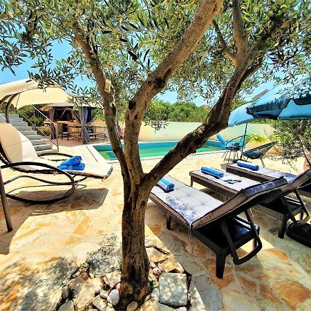 Villa Spark With Heated Pool In Rogoznica Zecevo Bagian luar foto