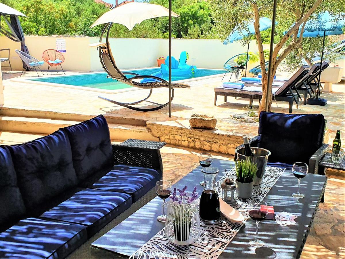 Villa Spark With Heated Pool In Rogoznica Zecevo Bagian luar foto
